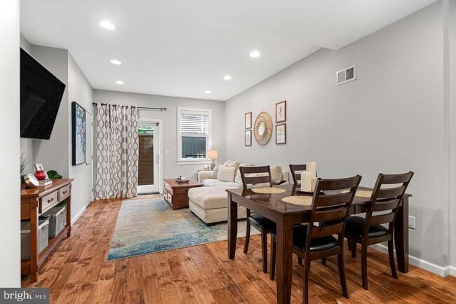 Photo - 1254 S Peach St