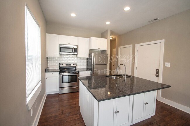 Photo - 2029 N College Ave Unidad B