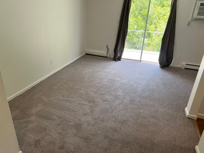 Slider to deck - 8 Ivy Ct Unit G