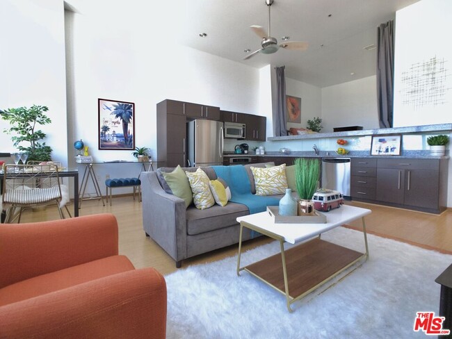 Building Photo - 1100 Wilshire Blvd Unit 1804 Rental