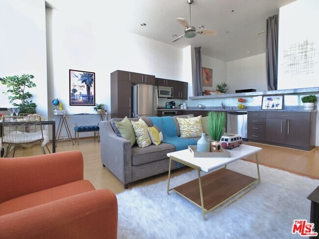 Building Photo - 1100 Wilshire Blvd Unit 1804 Rental