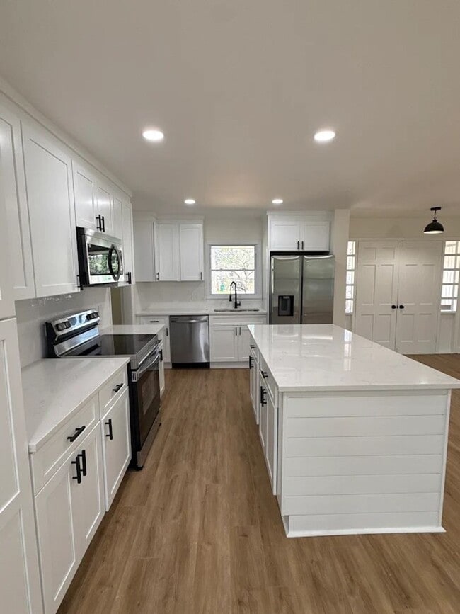 Photo - Spacious 4BR/3BA Retreat in Decatur