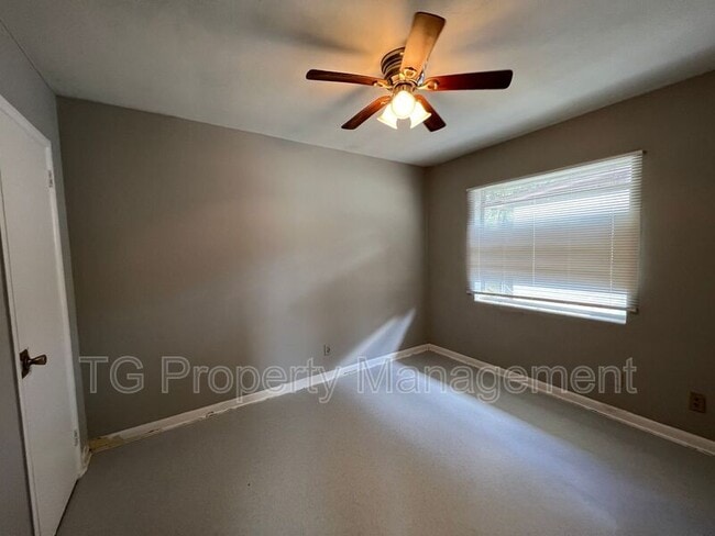 Photo - 7457 Grant Ave