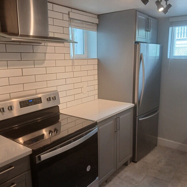 Stove and Fridge - 2284 S 900 E Unit 2286b