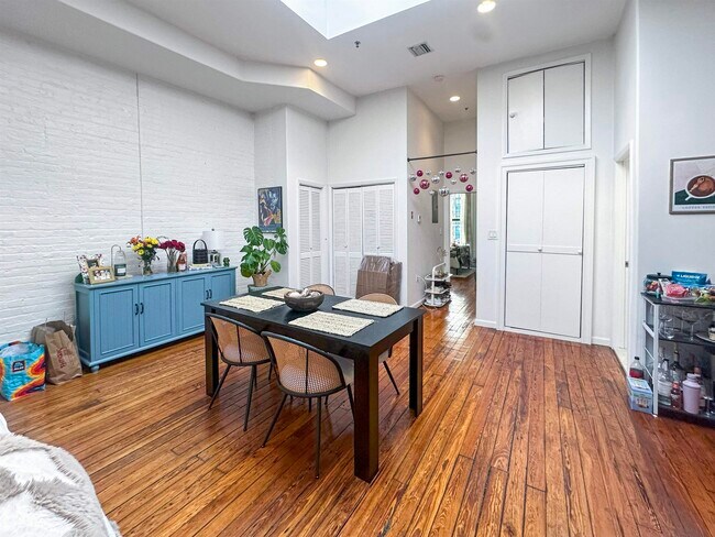 Photo - 1426 Willow Ave Unit 3A