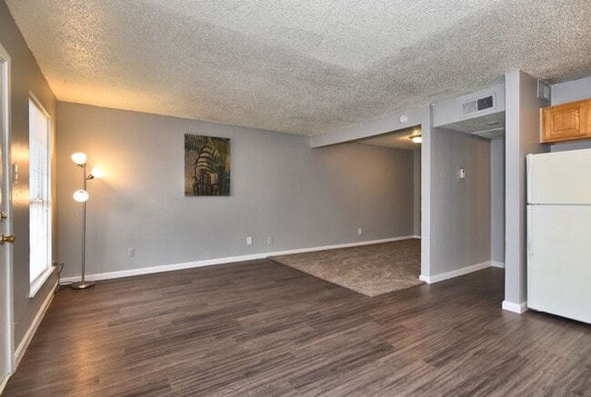 Photo - Heatherstone Apartments