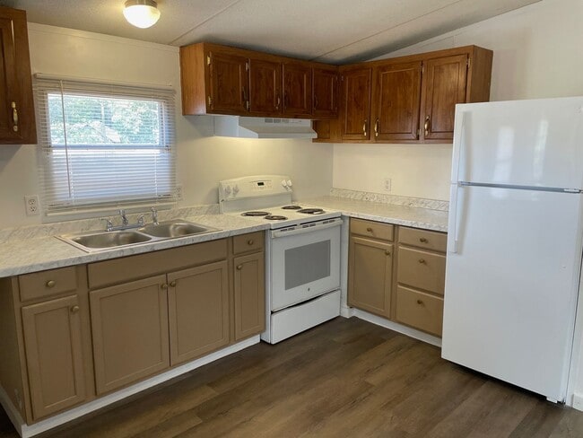 Photo - 3 BED, 2 BATH MOBILE HOME