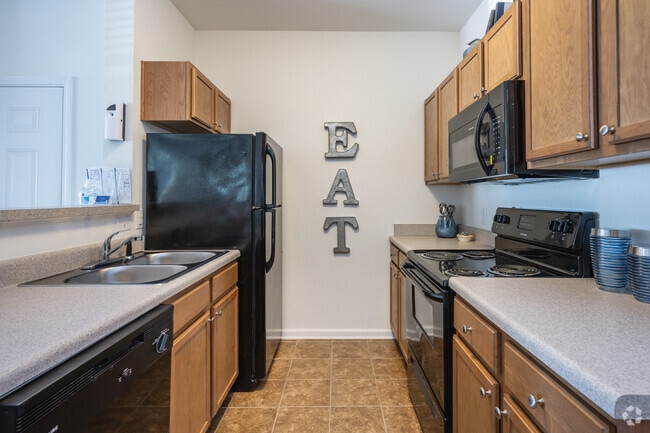 2BR, 2BA - 1253SF - Kitchen