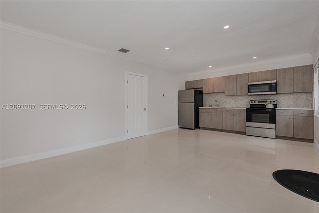 2307 SW 17th Ave Unit 2