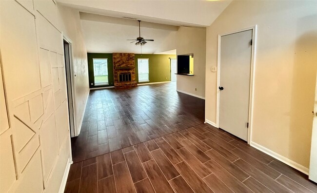 Photo - 16002 Havenhurst Dr