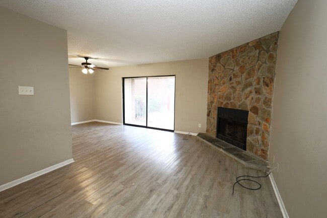 Photo - 1307 Baytree Dr