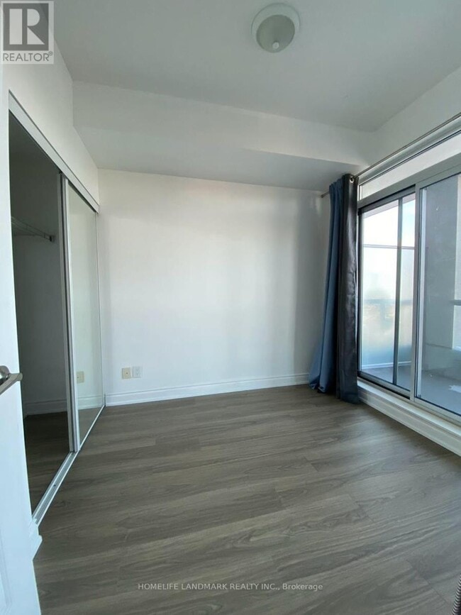 Photo - 30 Herons Hl Wy Unité 1904