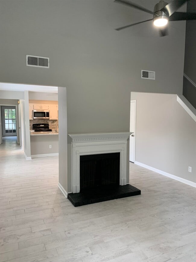 Photo - 4834 Sturbridge Ln