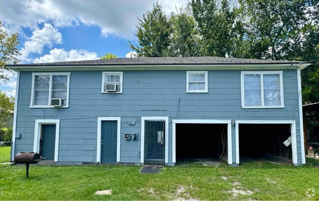Building Photo - 4265 Woodlawn St Rental