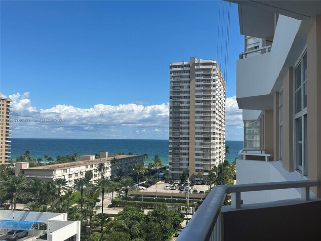 Building Photo - 1965 S Ocean Dr Unit 8B