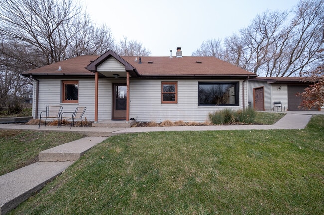 Building Photo - 14130 35th Ave N