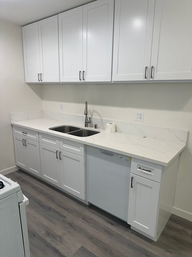 415 Loma Dr Unidad L3