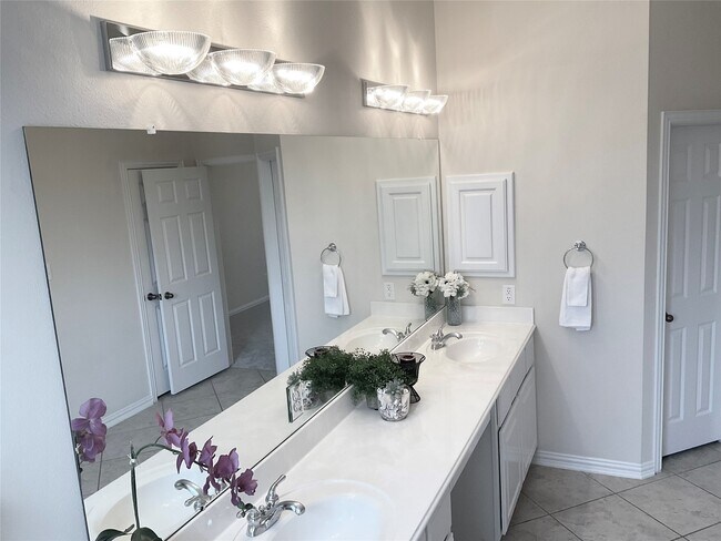 Photo - 6 Dragon Hill Pl