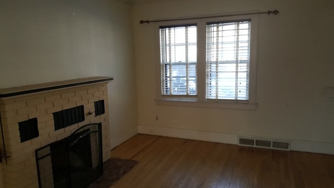 Photo - 1004 Cleo St