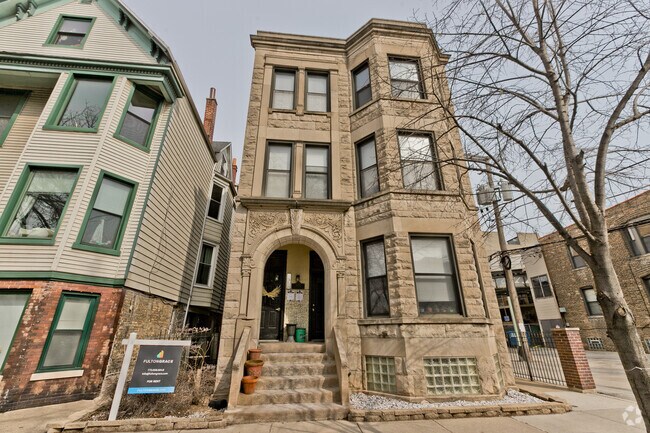 Building Photo - 1014 W Roscoe St Unit 3R Rental