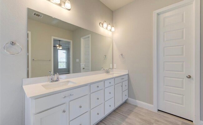 Photo - 10239 Bayou Oaks Dr