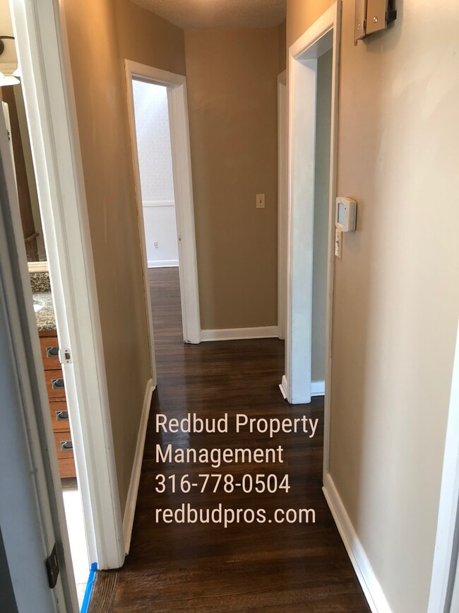 Photo - 639 S Courtleigh Dr