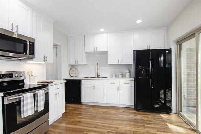 Photo - 2066 Augusta Dr