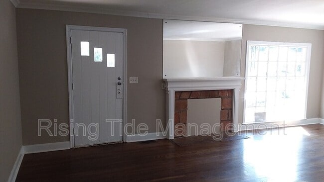 Photo - 229 Pinewood Ave