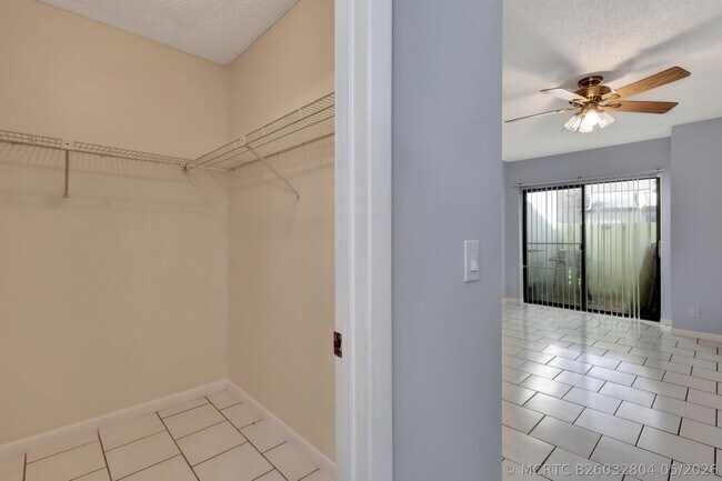 Photo - 4385 Willow Brook Cir