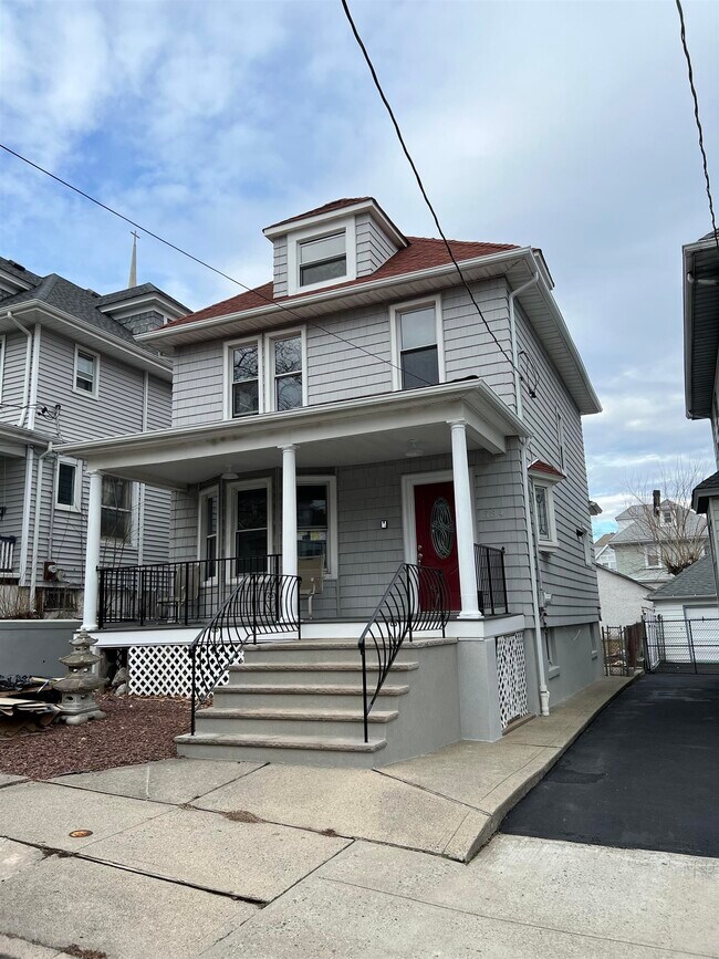 Photo - 334 76th St House