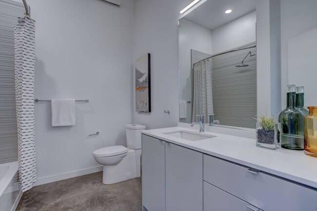 Photo - Luxury Studio near Salt and Straw! Only $1...