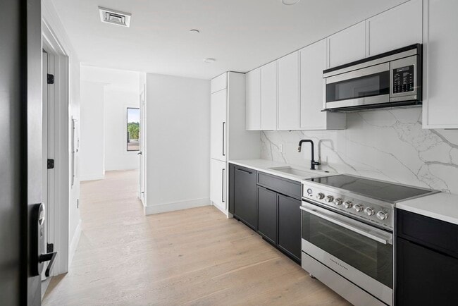 Building Photo - 50 Leo M Birmingham Pkwy Unit 307