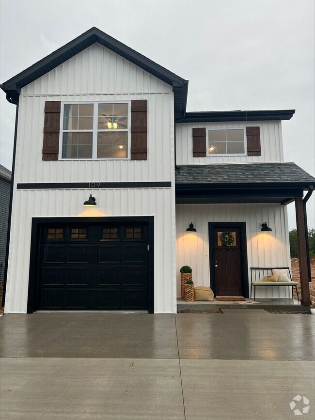 Building Photo - Luxurious New Construction Rental