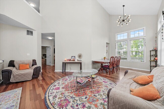 Photo - 2227 Avalon Ct S