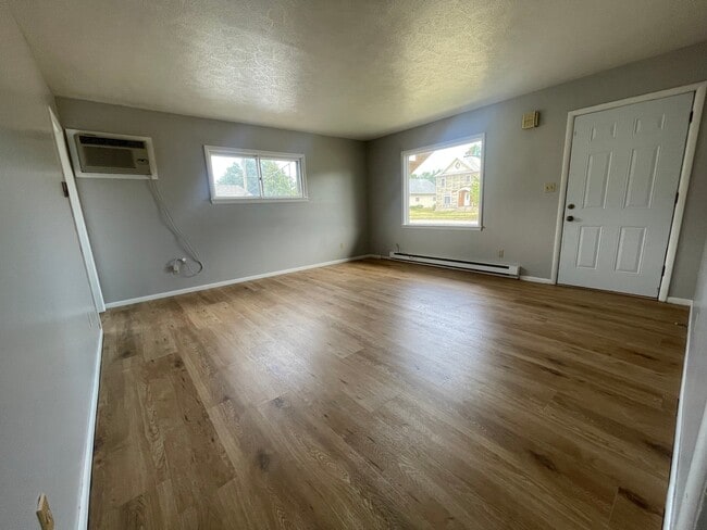 Photo - 815 4th St SW Unit 2