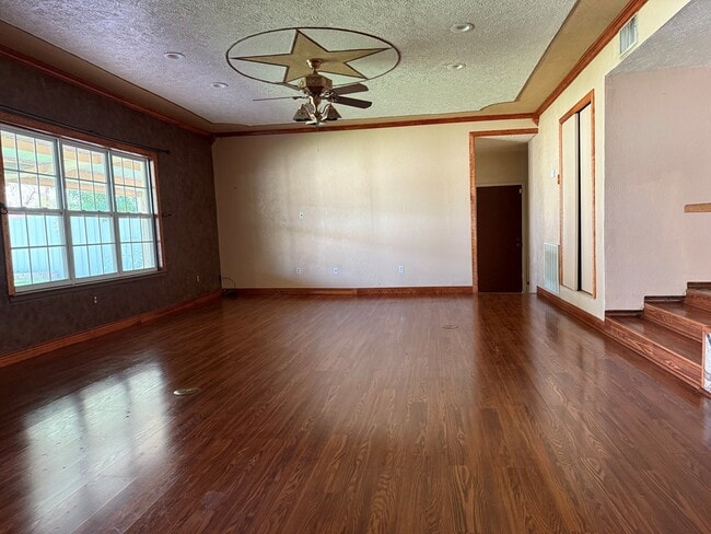 Photo - 2008 N Washington St