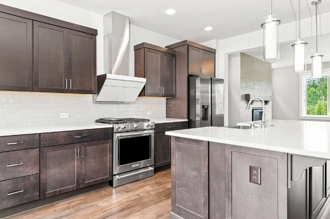 Photo - Spacious 4-Bedroom Townhome in Lake Stickney – Lynnwood- Available NOW for RENT
