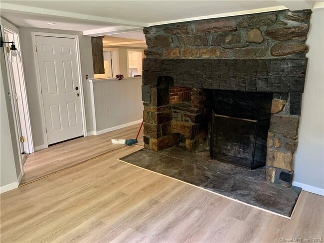 Photo - 551 N Main St Unit 1R