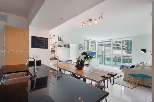 Photo - 951 Brickell Ave Unit 1410