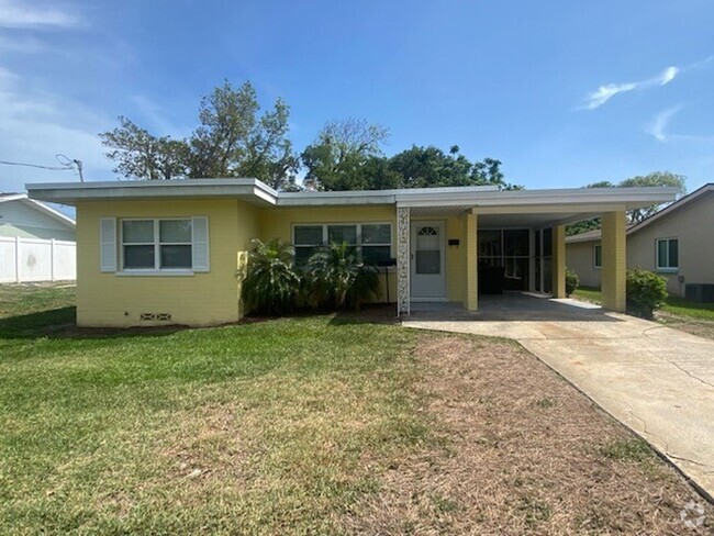 Building Photo - Adorable Beachside Bungalow Rental