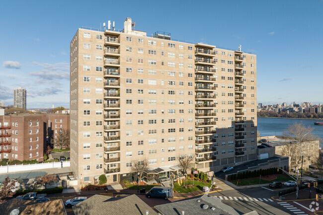 Photo - Summit House Apartments