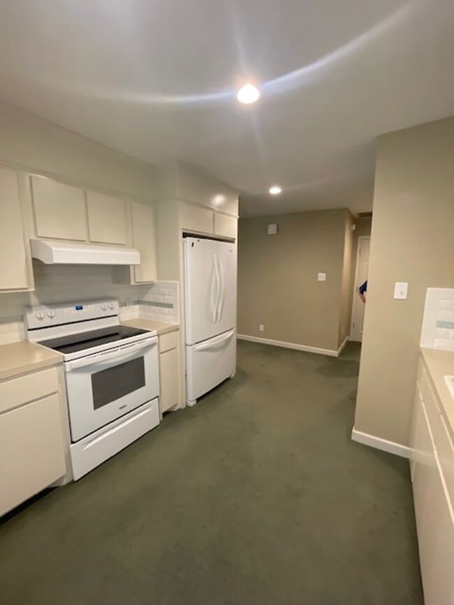 Photo - 1140 Highland Ave