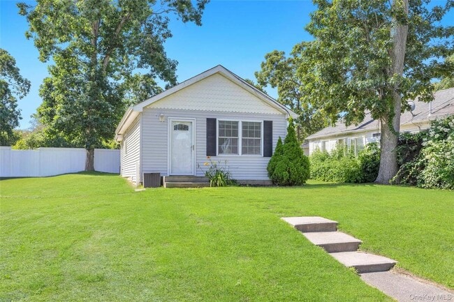 Photo - 22 Maplewood Ave