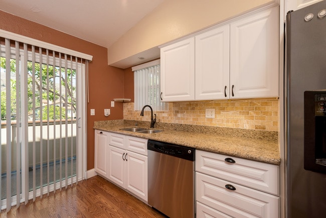 Kitchen - 5265 Box Canyon Ct Unit G