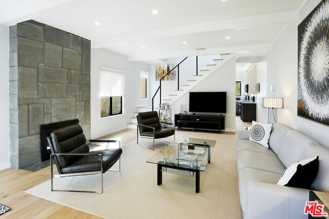 Photo - 823 N Harper Ave