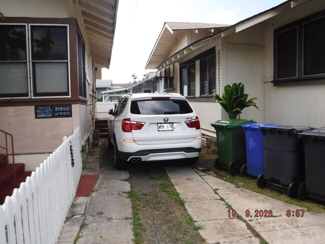 1932 Dole St Unidad Front studio unit - 1507 Eveyln Lane