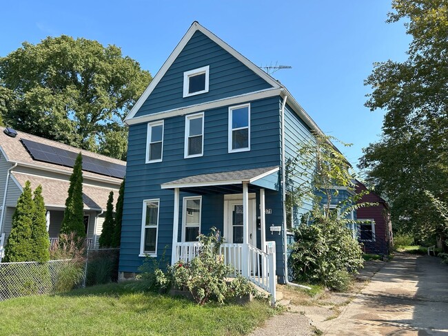 Photo - 1371 W 85th St Unidad 1371 W 85TH - Up