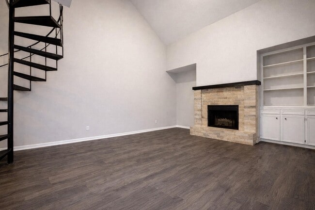 Photo - 600 Price Dr