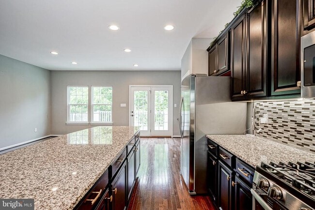 Photo - 1048 Regency Pl