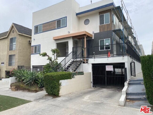 Photo - 4832 Rosewood Ave Unit #A